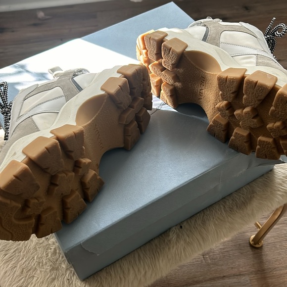 Prada sneakers It has a couple of little spots on it that’s cleanable. - Picture 3 of 12